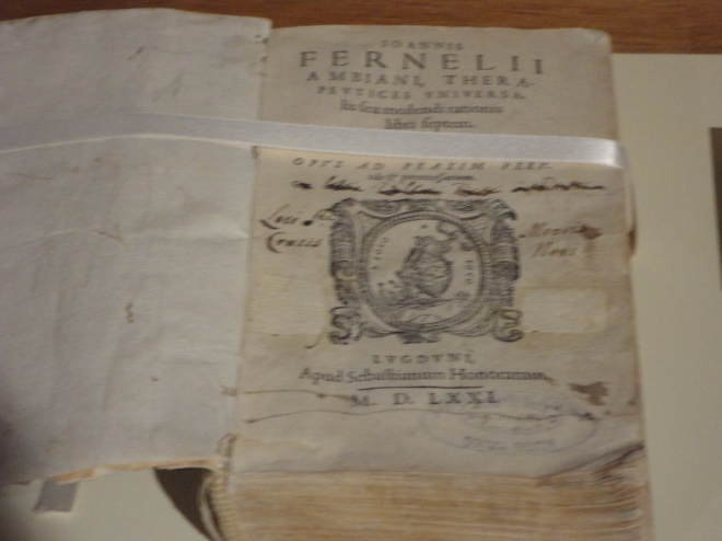 Fernel, Jean: terapeutices universalis seu medendi rationis libri septem. Lyons: Sebastien Honore, 1571.